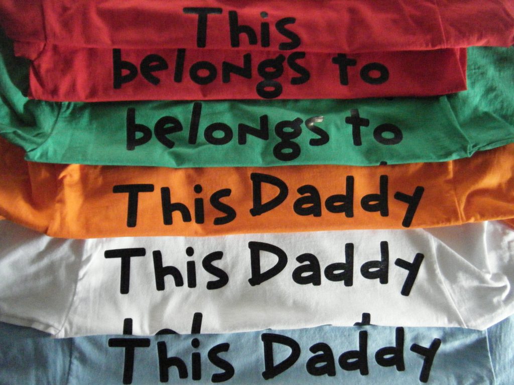 Daddy belongs to XXX T-Shirt - Fruit of the Loom Unisex T-shirts